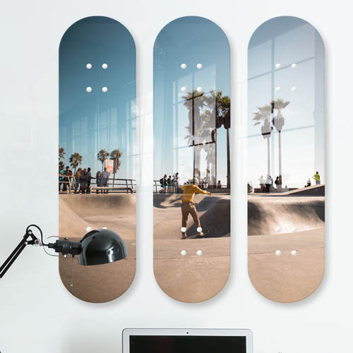 Arrives ready to hang